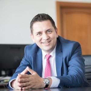 Ovidiu Wlassopol, ASF: Declaraţiile lui Bolojan privind condiţionarea bugetului Hidroelectrica sunt o ameninţare la adresa drepturilor acţionarilor minoritari